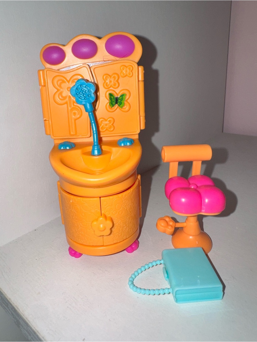 2006 Mattel Polly Pocket Glitz & Glam pet dazzlin day spa orange vanity flaws
